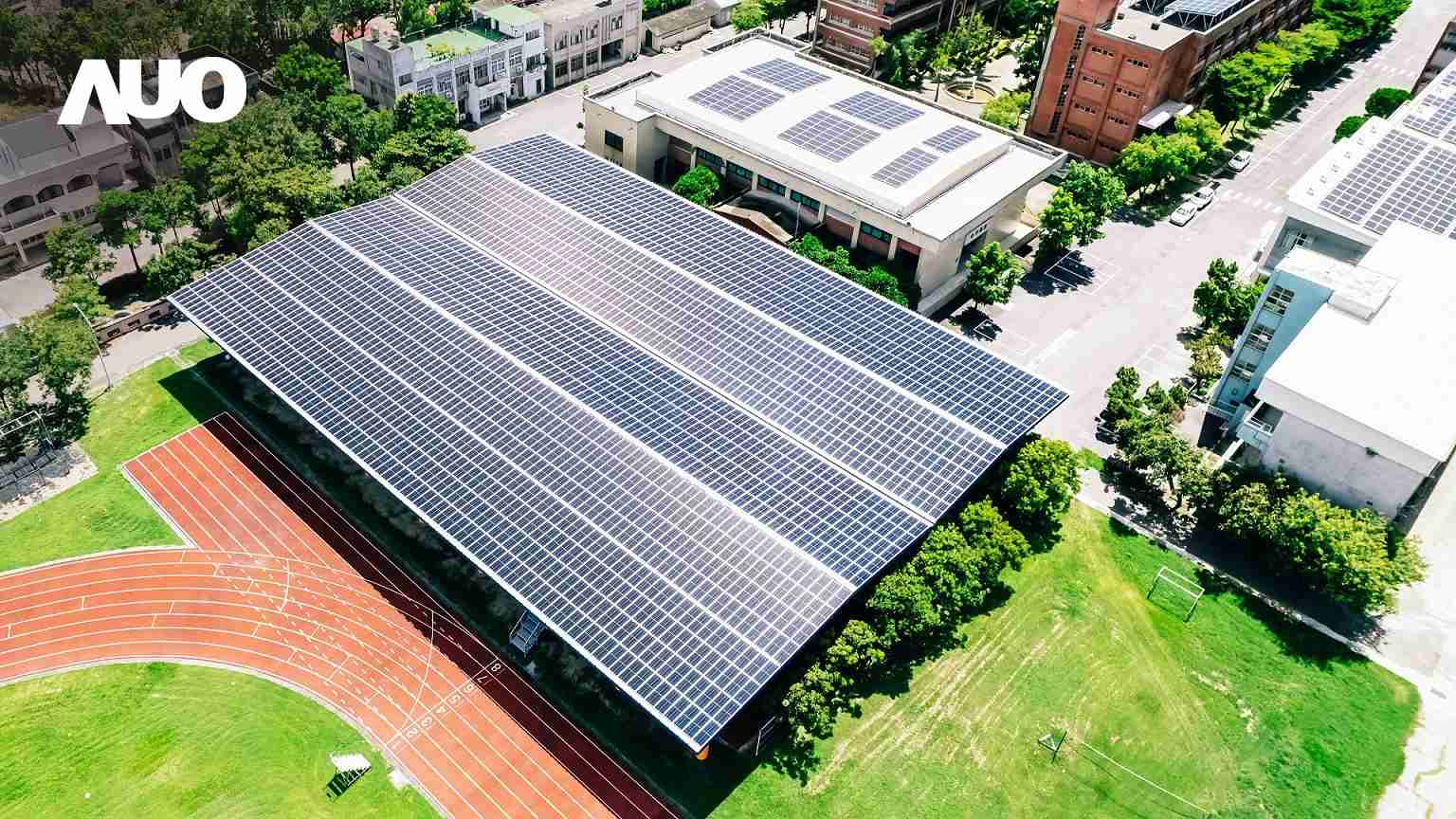 MG电玩SunSteel光电整合型浪板具备快速安装、、、轻量化优势，，可提升15%发电效能，，，通过国际IEC与台湾VPC认证安全、、、、防漏、、、耐候标准